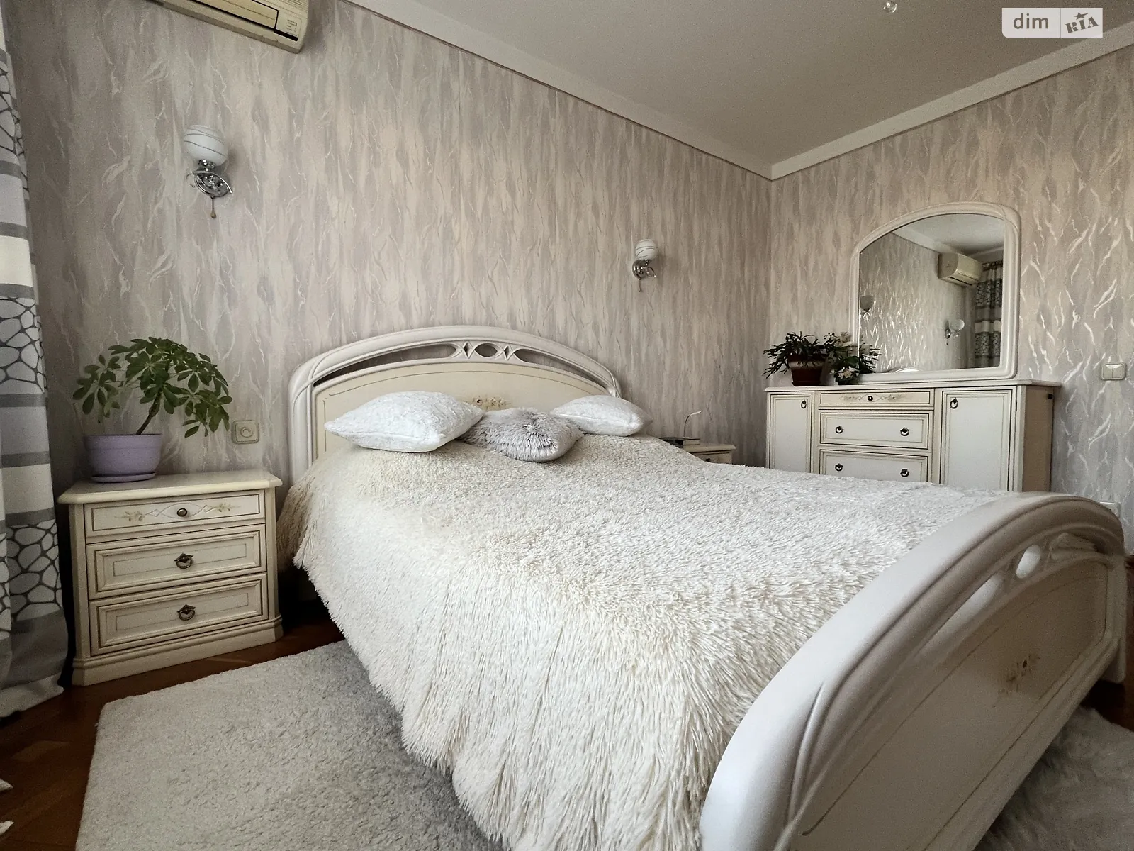 Продается 3-комнатная квартира 74.4 кв. м в Киеве, ул. Митрополита Андрея Шептицкого, 3А - фото 1