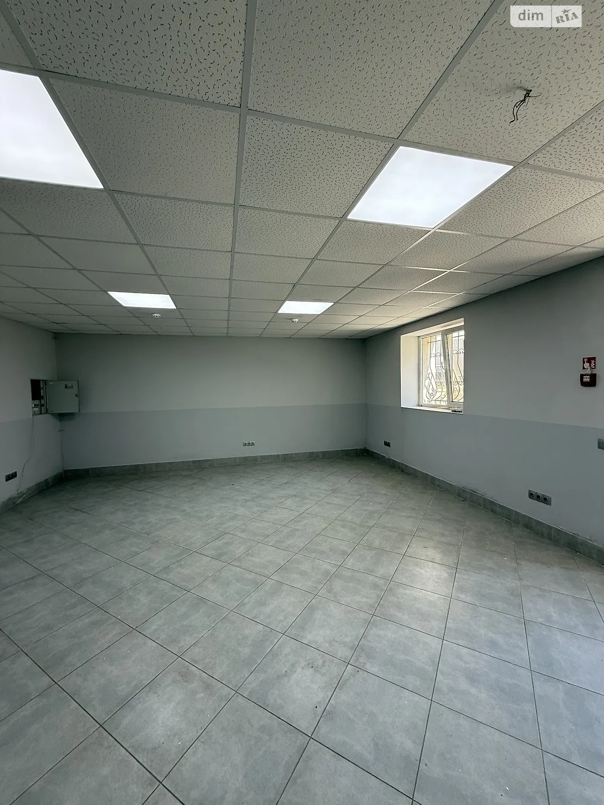 Продается объект сферы услуг 57 кв. м в 1-этажном здании, цена: 41900 $ - фото 1