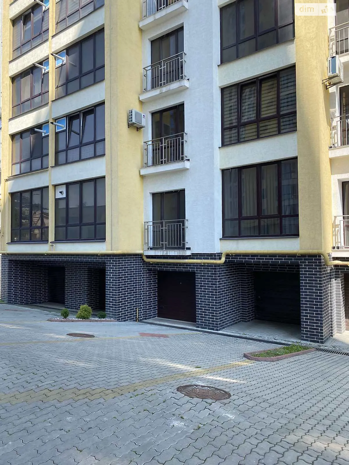 Продается 2-комнатная квартира 69.4 кв. м в Ивано-Франковске, ул. Ивасюка, 82 - фото 1