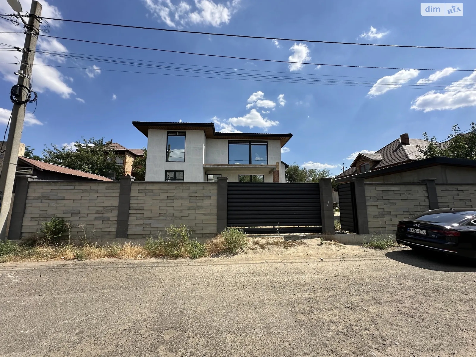 Продается дом на 2 этажа 180 кв. м с террасой, цена: 98000 $ - фото 1