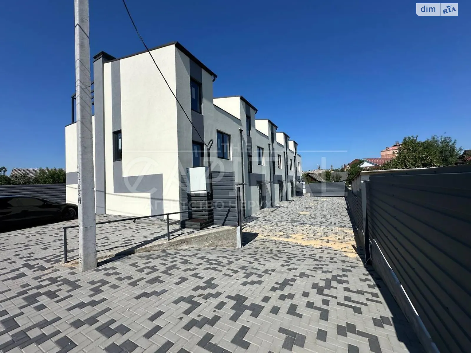 Продается дом на 3 этажа 101 кв. м с террасой, цена: 105999 $ - фото 1