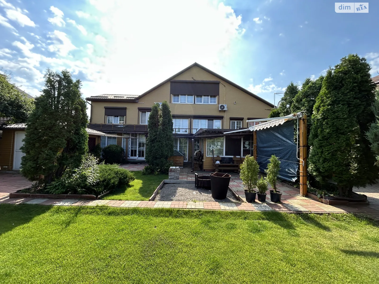 Продается дом на 3 этажа 397 кв. м с террасой, цена: 250000 $ - фото 1