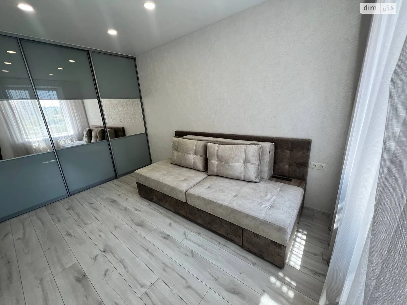 Сдается в аренду 1-комнатная квартира 50 кв. м в Днепре, ул. Мандрыковская - фото 1