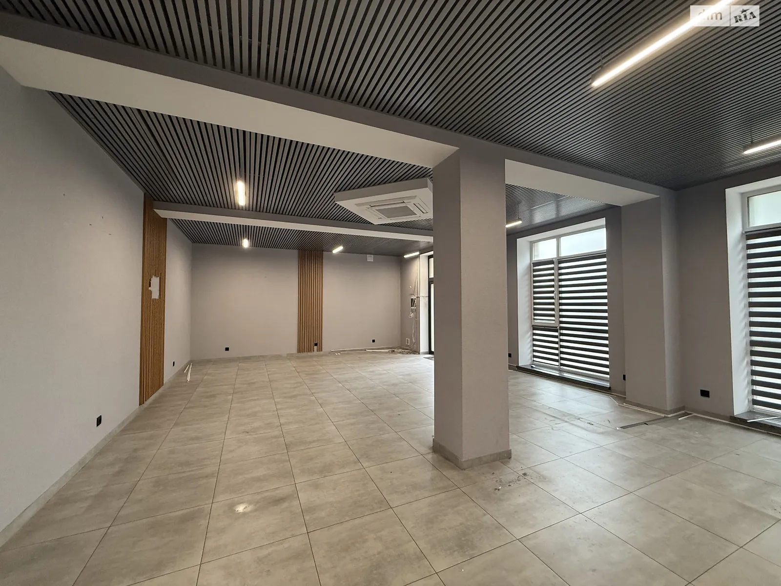 Сдается в аренду помещения свободного назначения 90 кв. м в 11-этажном здании, цена: 52000 грн - фото 1