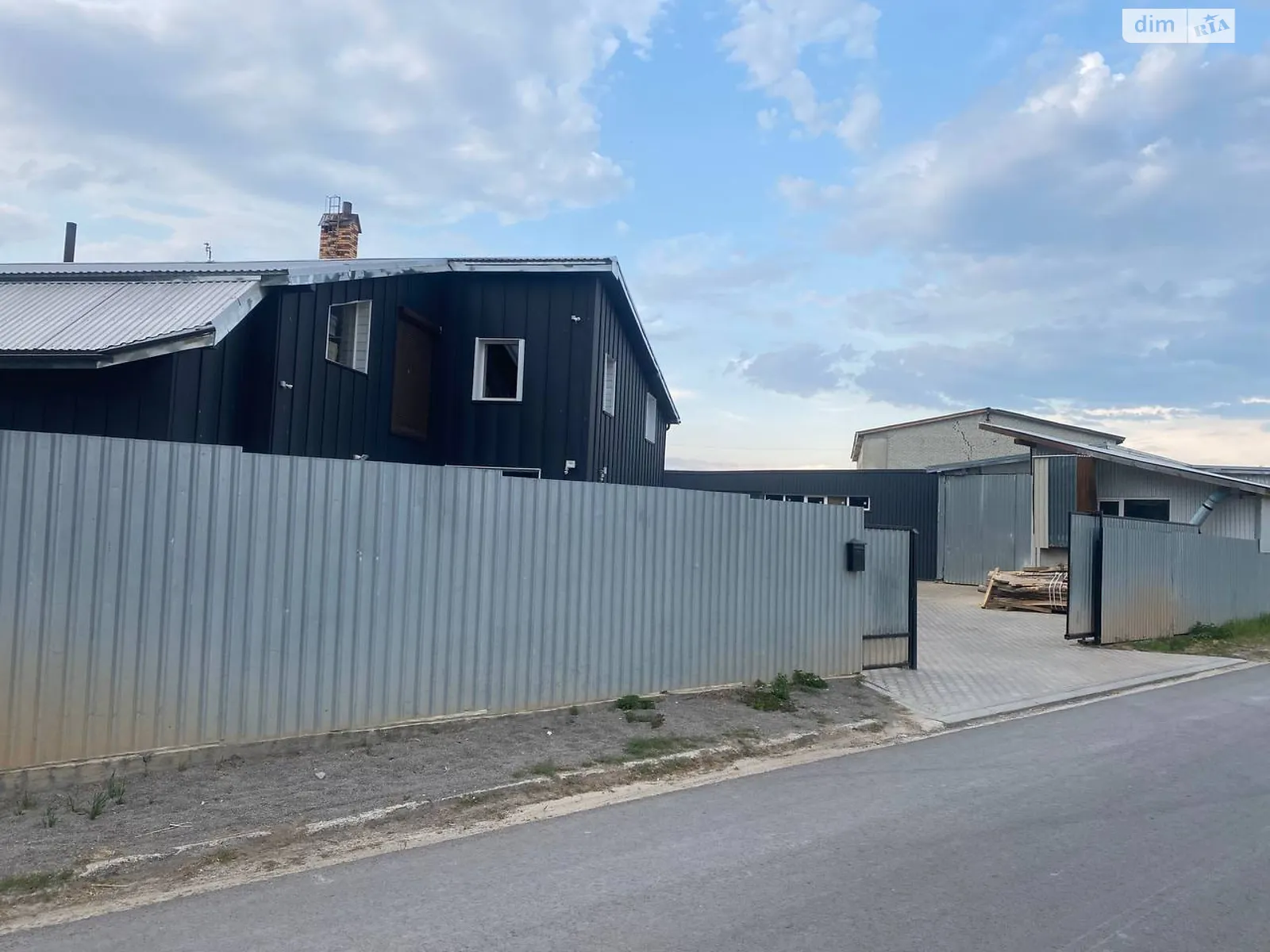 Продается объект сферы услуг 1100 кв. м в 2-этажном здании, цена: 600000 $ - фото 1