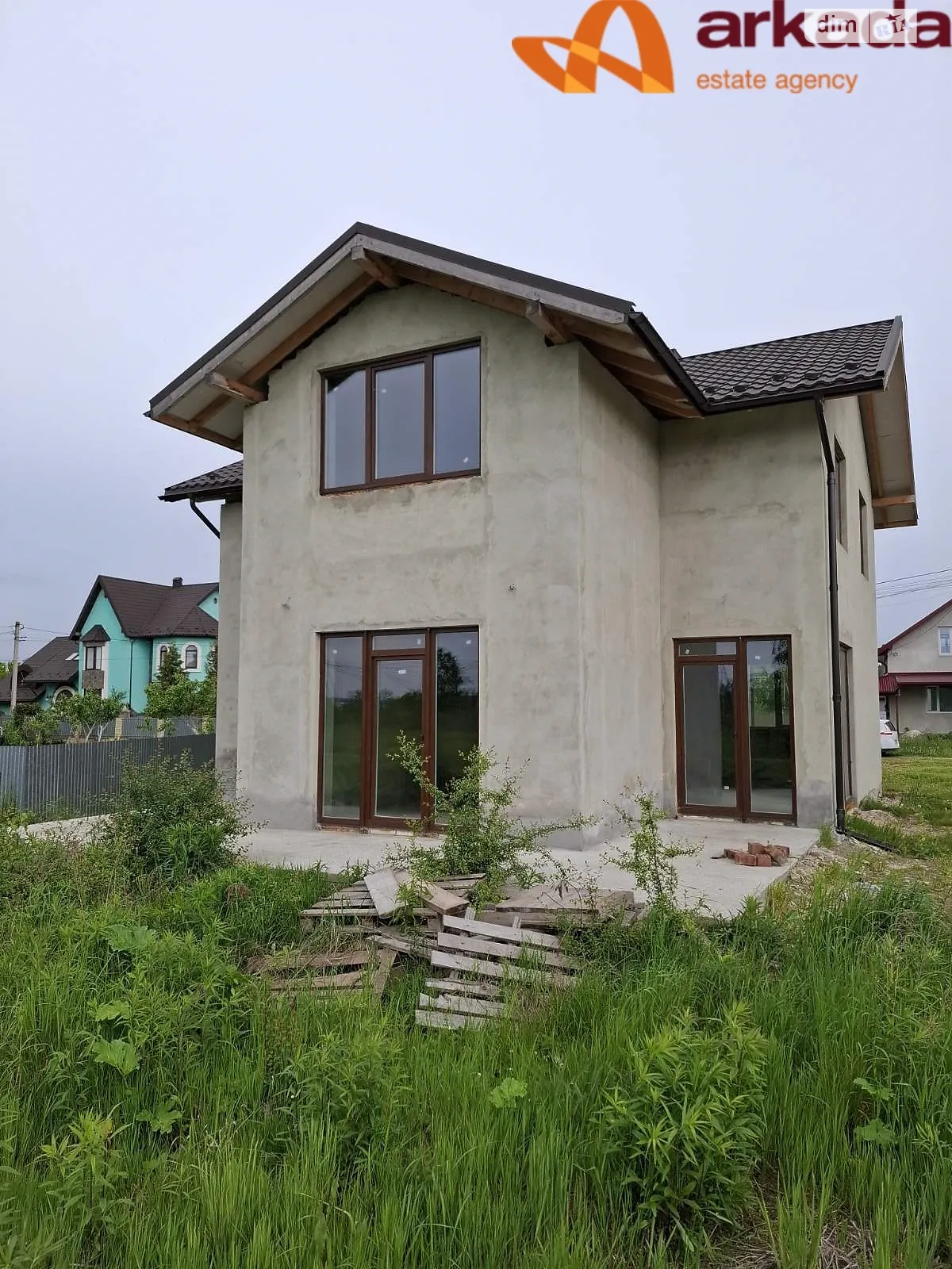Продается дом на 2 этажа 140 кв. м с подвалом, цена: 93500 $ - фото 1