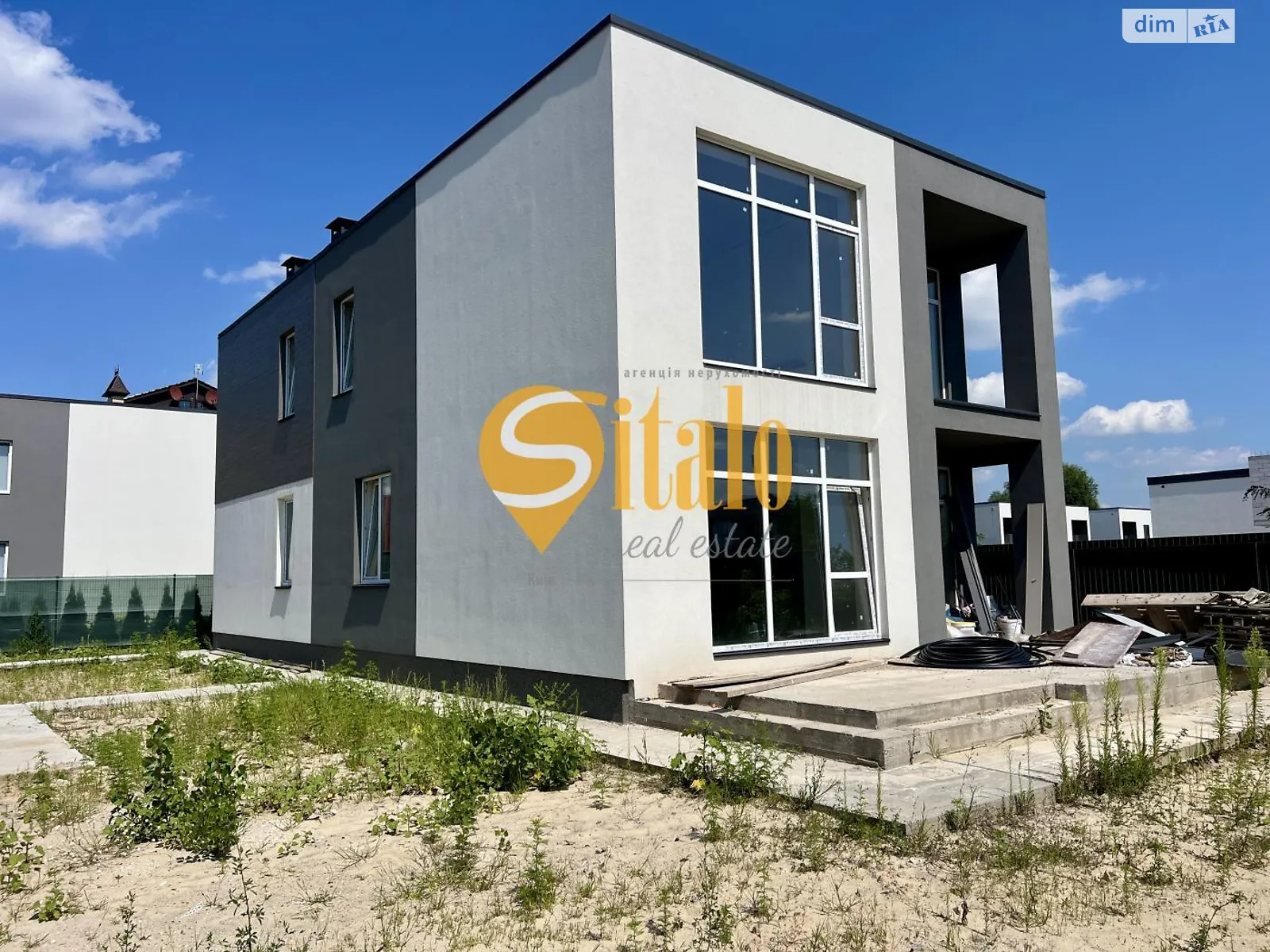 Продается дом на 2 этажа 177 кв. м с камином, цена: 155000 $ - фото 1