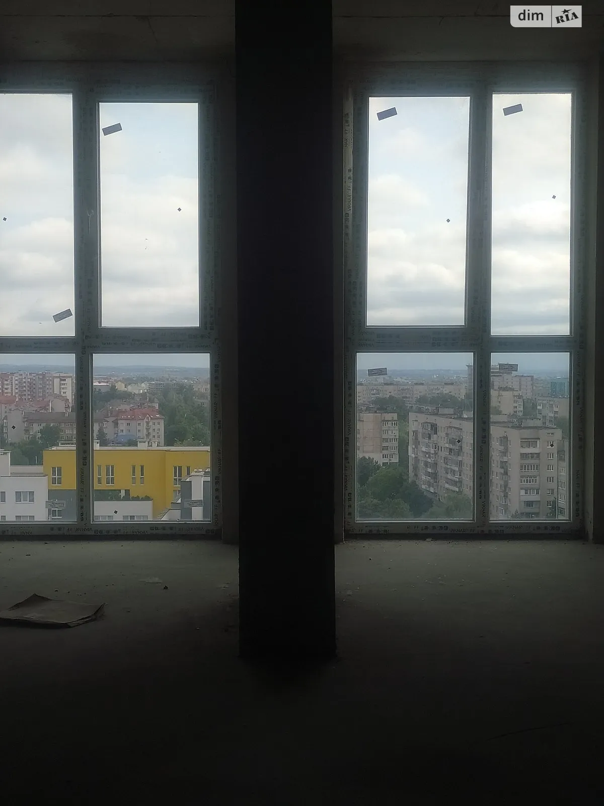 Продается 1-комнатная квартира 76.5 кв. м в Львове, ул. Владимира Великого - фото 1