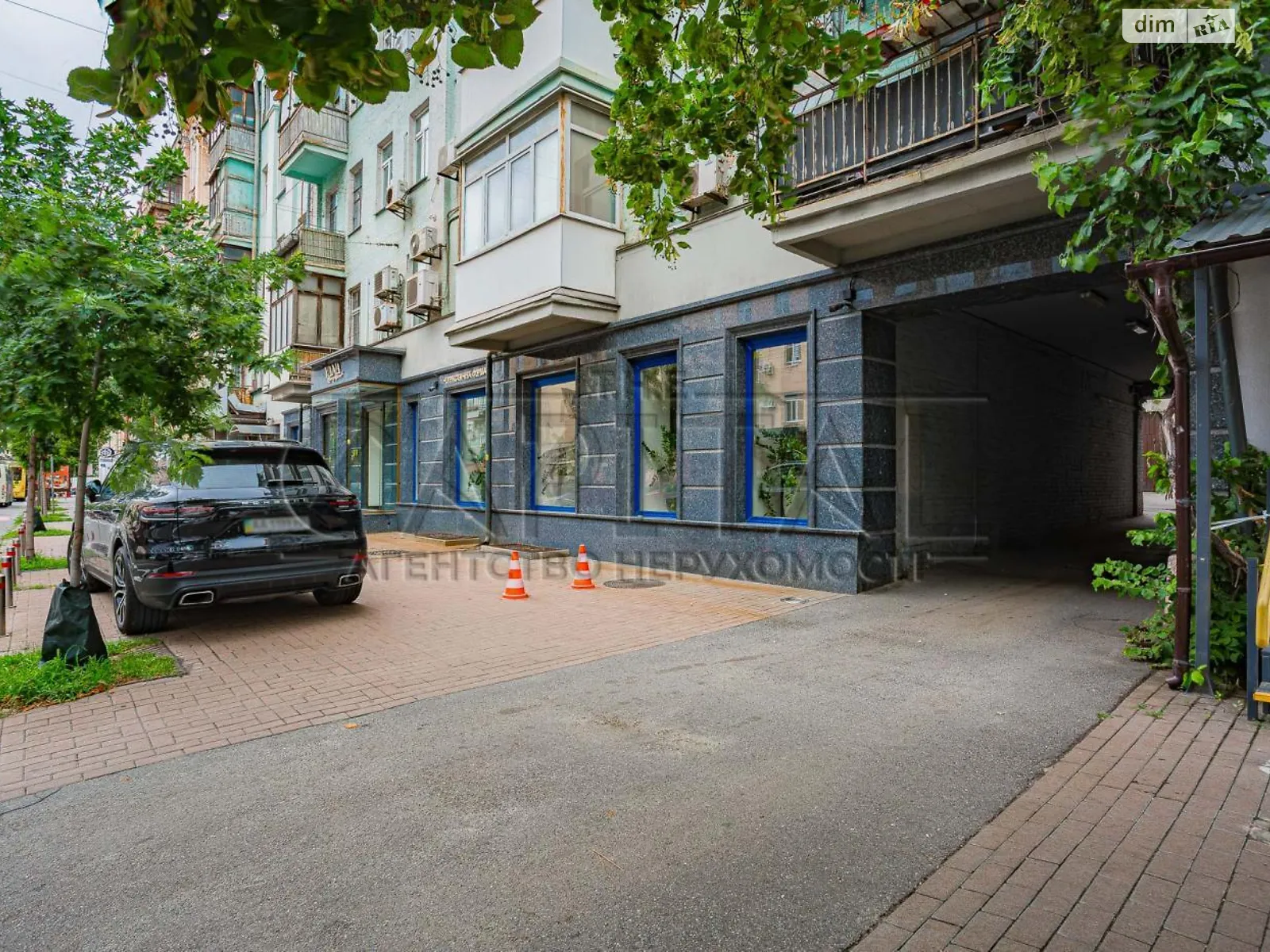 Сдается в аренду офис 130 кв. м в бизнес-центре, цена: 1500 $ - фото 1