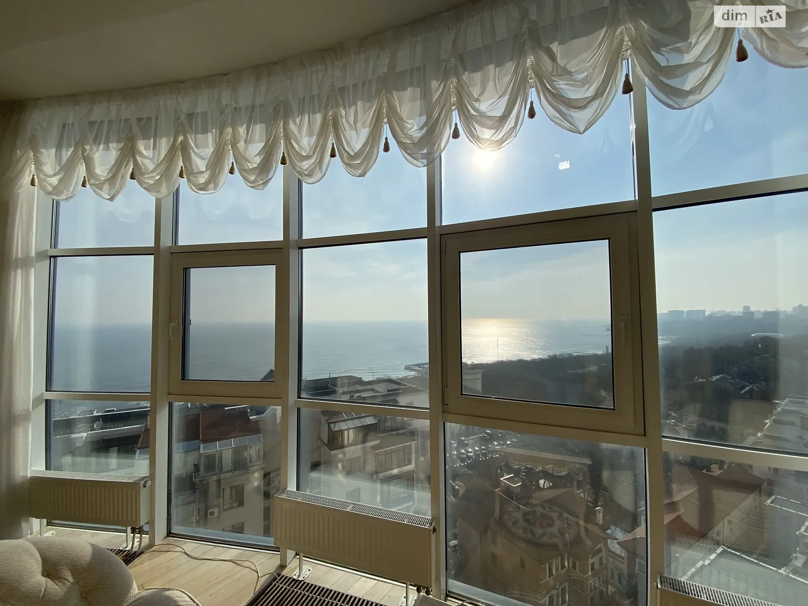 Сдается в аренду 3-комнатная квартира 300 кв. м в Одессе, бул. Лидерсовский, 5 - фото 1