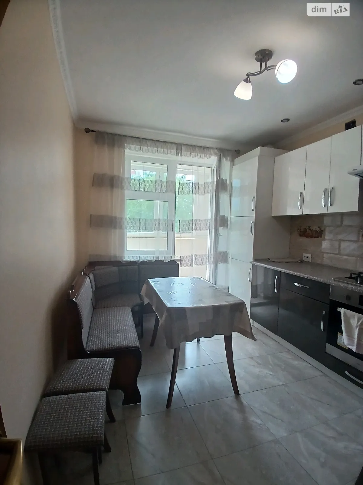 Продається 1-кімнатна квартира 45 кв. м у Великій Березовиці, вул. Стуса, 19А - фото 1