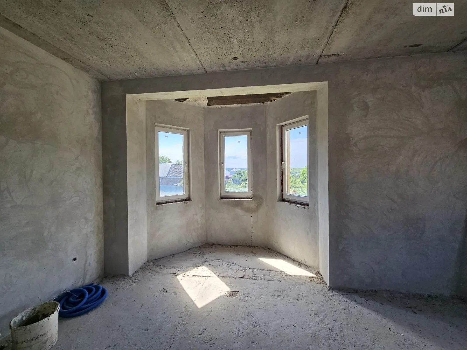 Продается дом на 2 этажа 268.4 кв. м с гаражом, цена: 140000 $ - фото 1