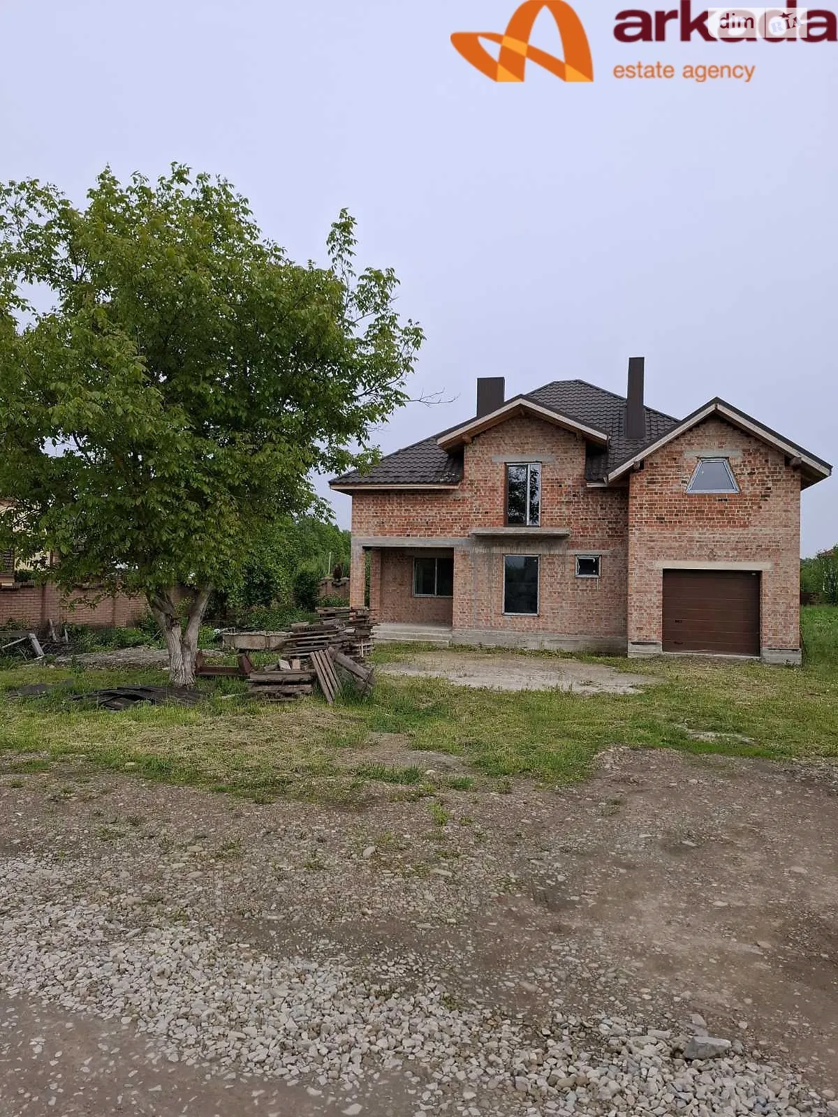 Продается дом на 2 этажа 180 кв. м с террасой, цена: 108000 $ - фото 1