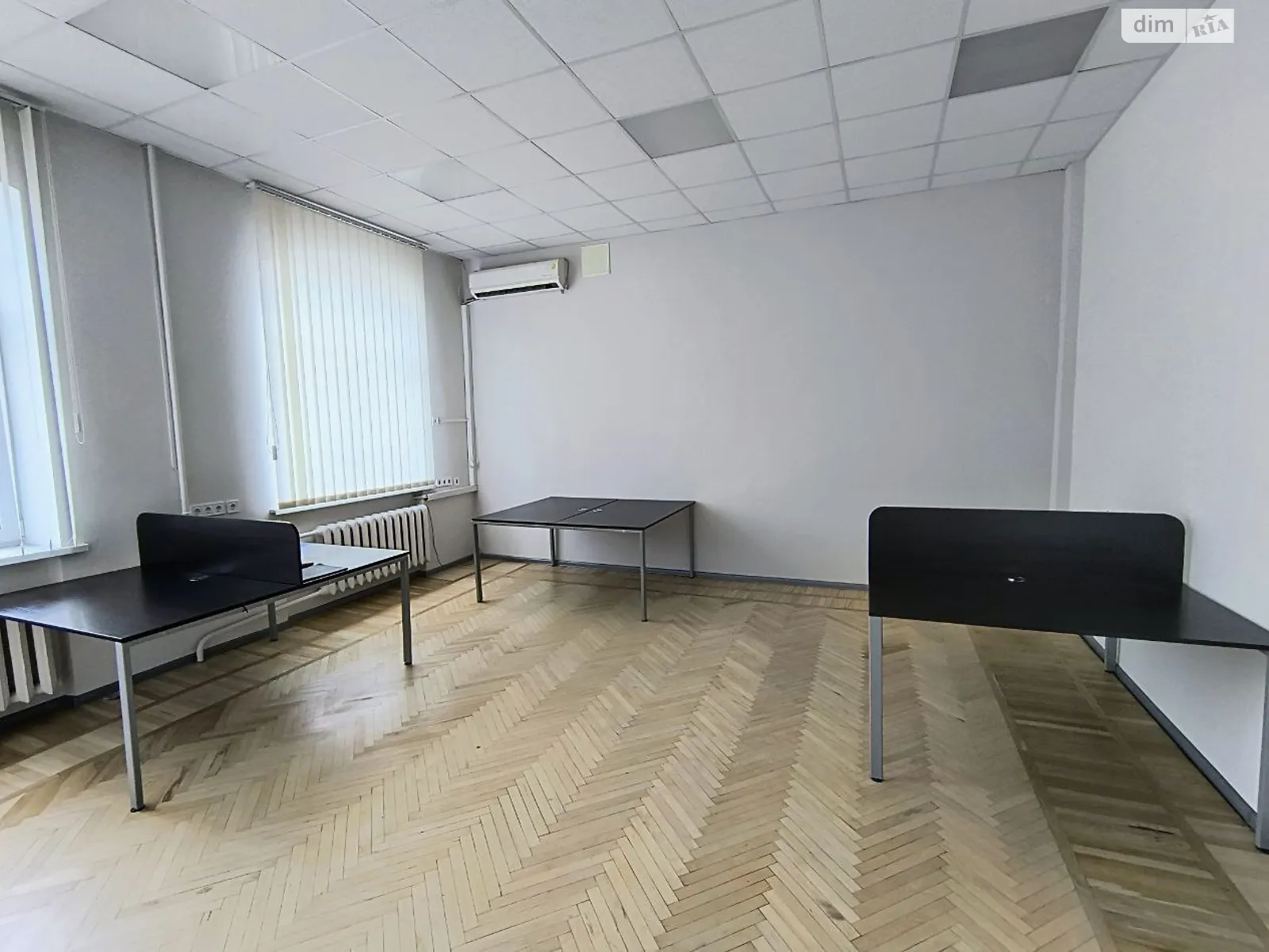 Сдается в аренду офис 54 кв. м в бизнес-центре, цена: 19980 грн - фото 1