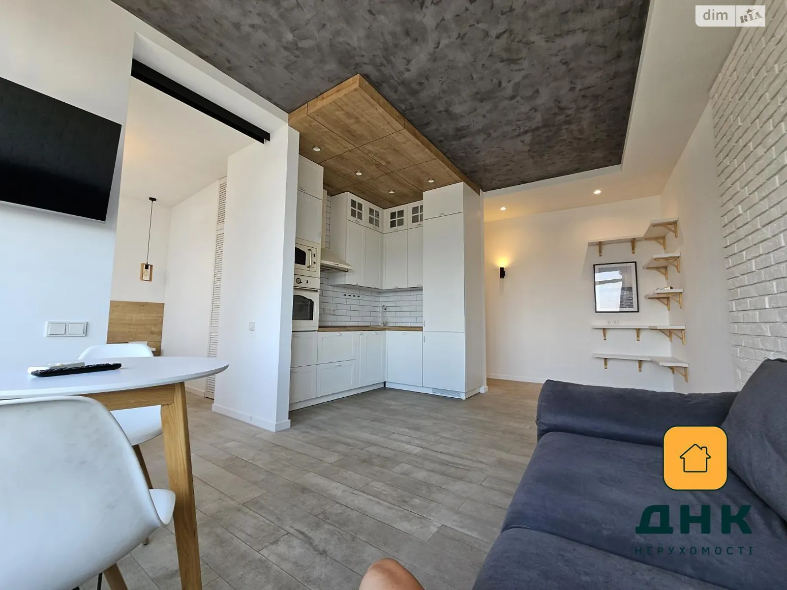 Продается 1-комнатная квартира 40 кв. м в Одессе, ул. Валерия Самофалова, 16А/3 - фото 1