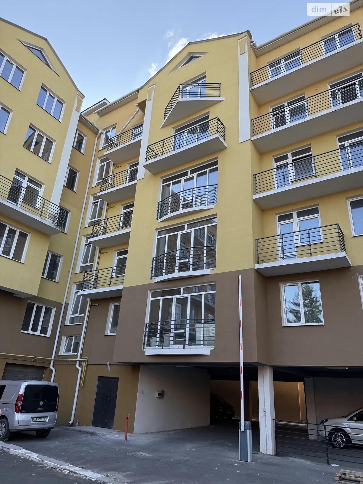 Продается 2-комнатная квартира 59 кв. м в Черновцах, ул. Украинская, 44А - фото 1