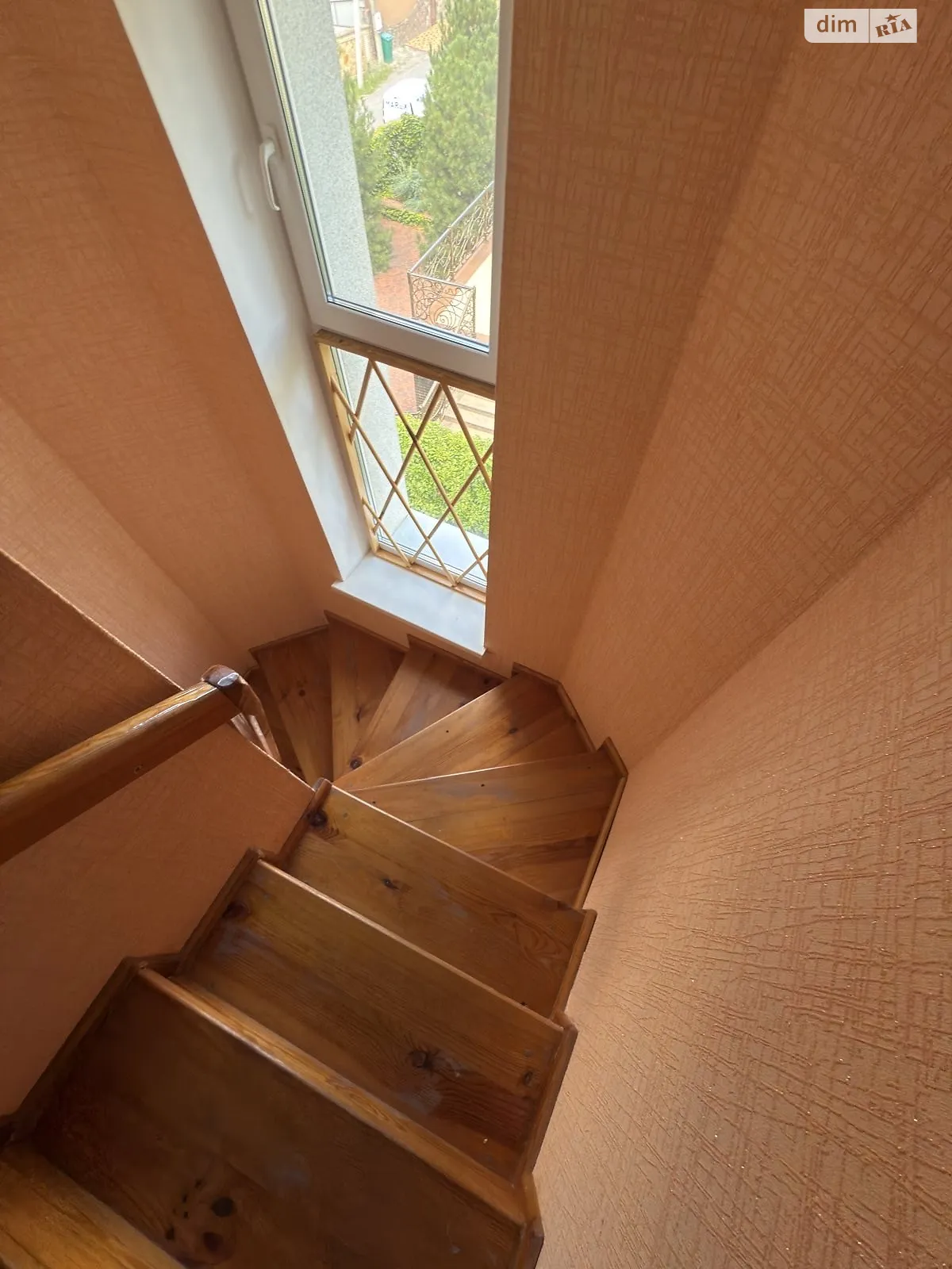 Продается дом на 2 этажа 174.9 кв. м с садом, цена: 220000 $ - фото 1