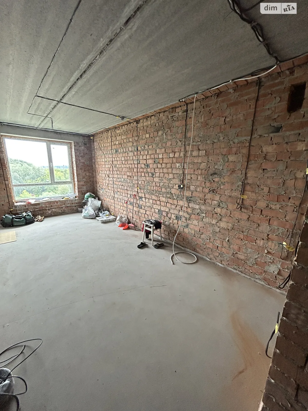 Продается 1-комнатная квартира 27.4 кв. м в Гостомеле, ул. Мирная, 3Е - фото 1