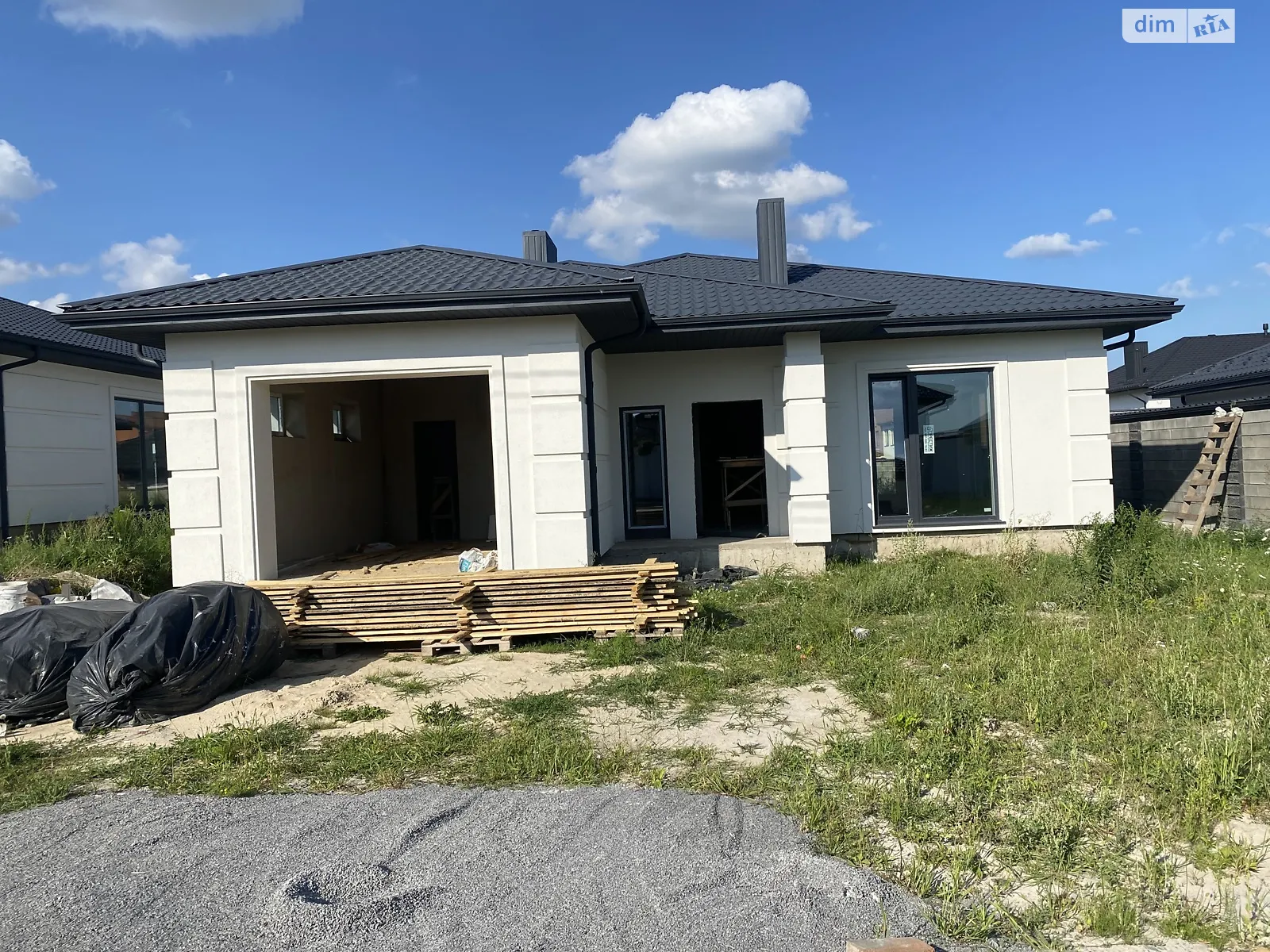 Продается одноэтажный дом 145 кв. м с беседкой, цена: 150000 $ - фото 1