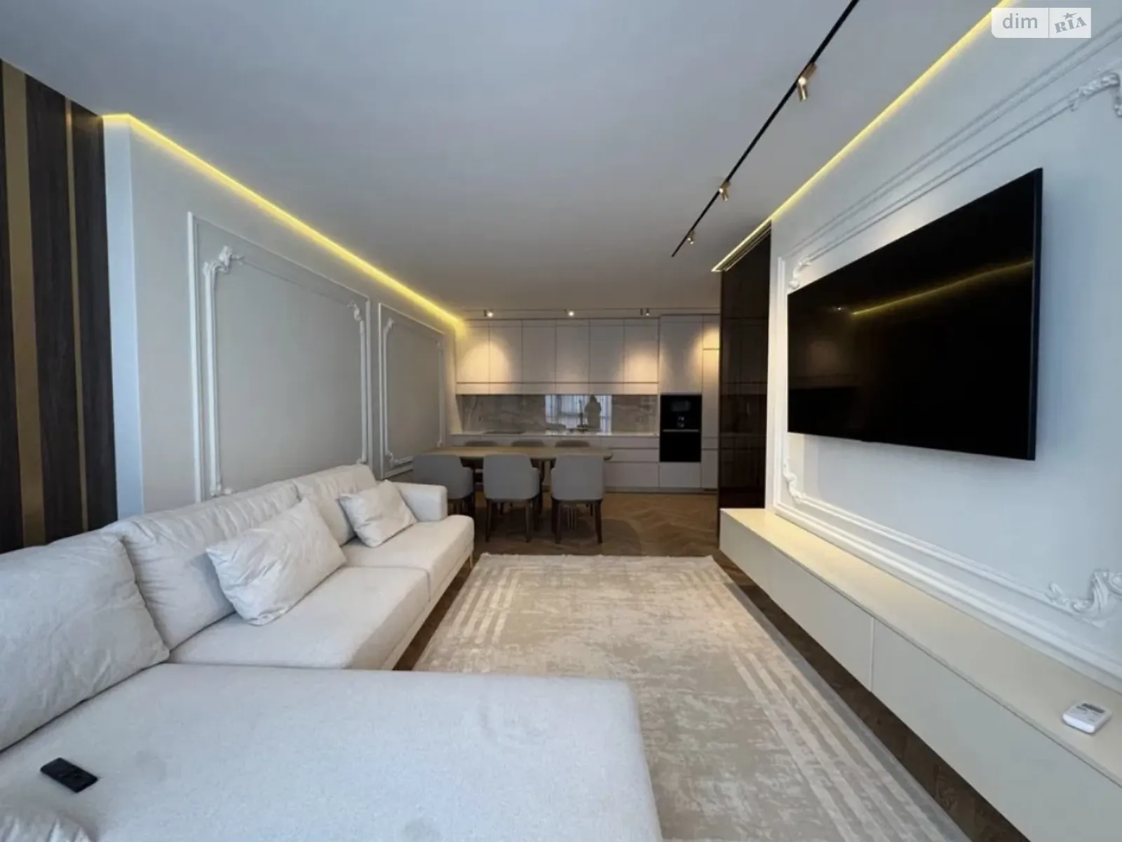 Продается 2-комнатная квартира 97 кв. м в Ужгороде, ул. Николая Бобяка - фото 1