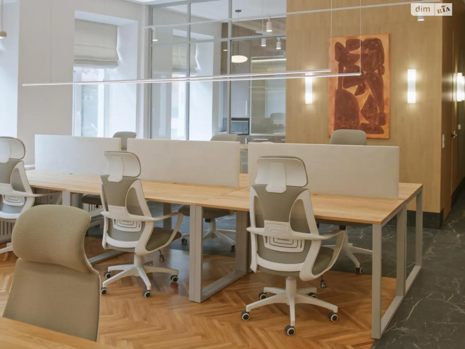 Сдается в аренду офис 70 кв. м в бизнес-центре, цена: 4000 $ - фото 1