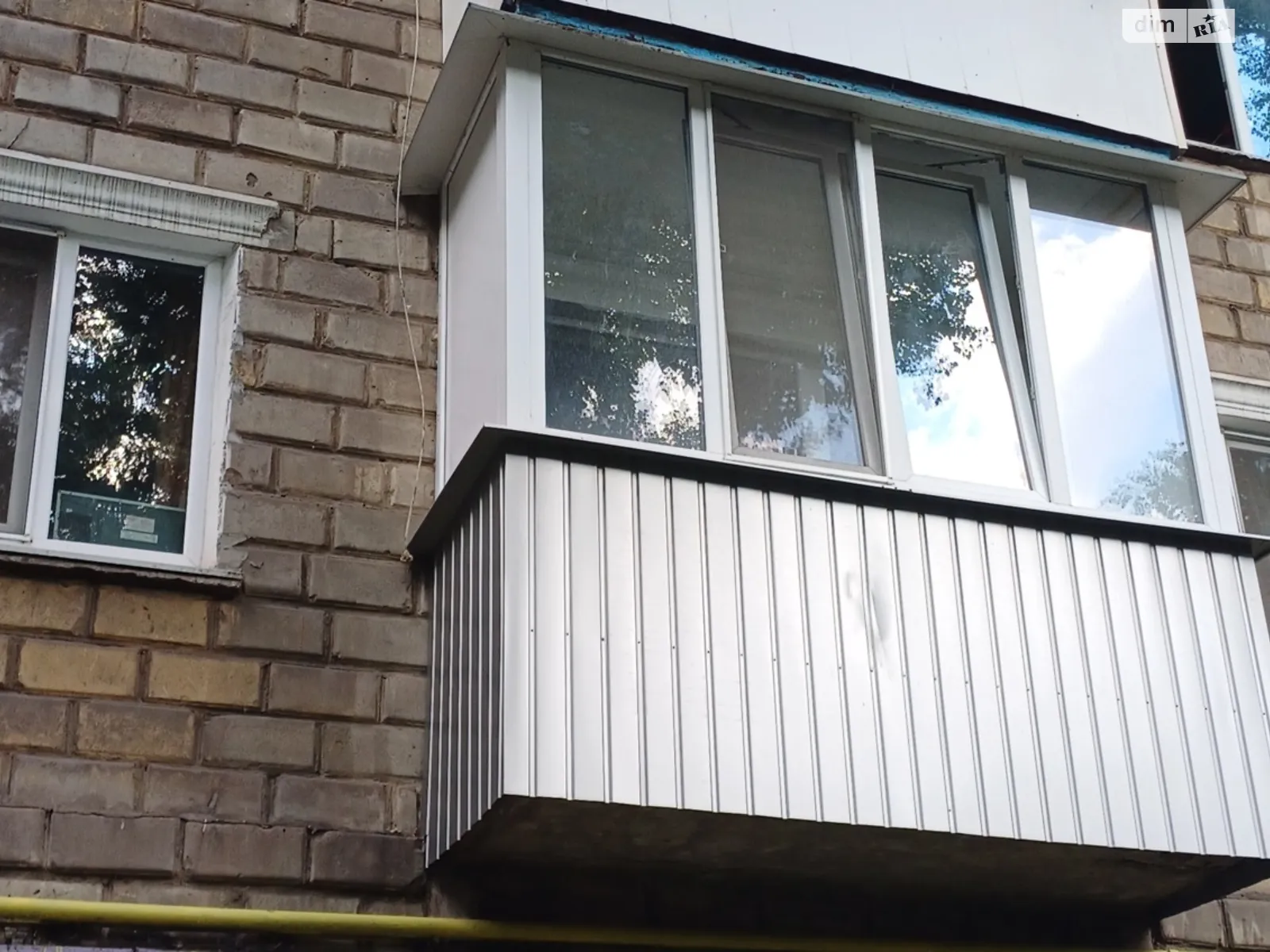 Продается 3-комнатная квартира 55.6 кв. м в Кривом Роге, ул. Бирюзова - фото 1