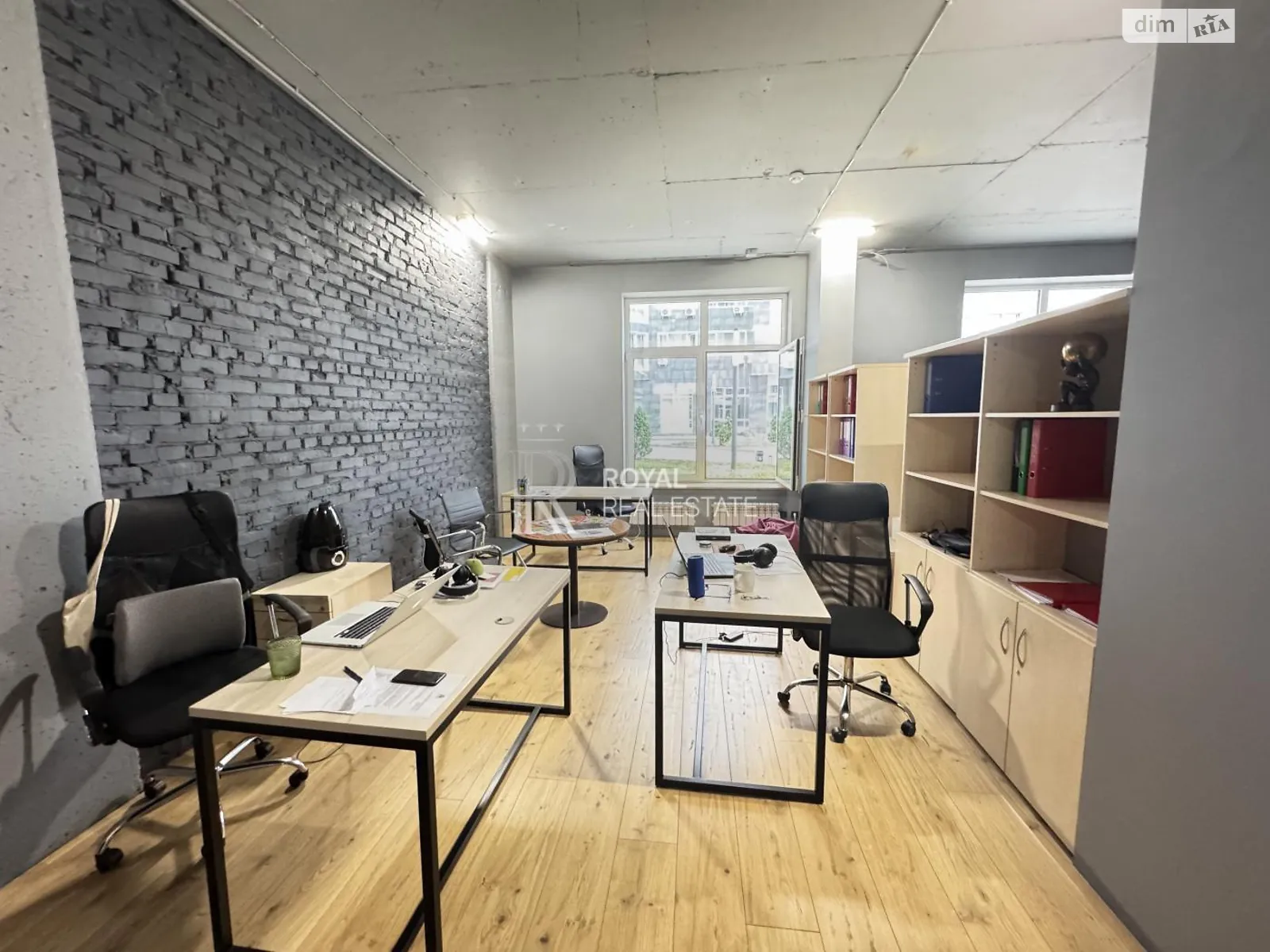 Сдается в аренду офис 103 кв. м в бизнес-центре, цена: 2000 $ - фото 1