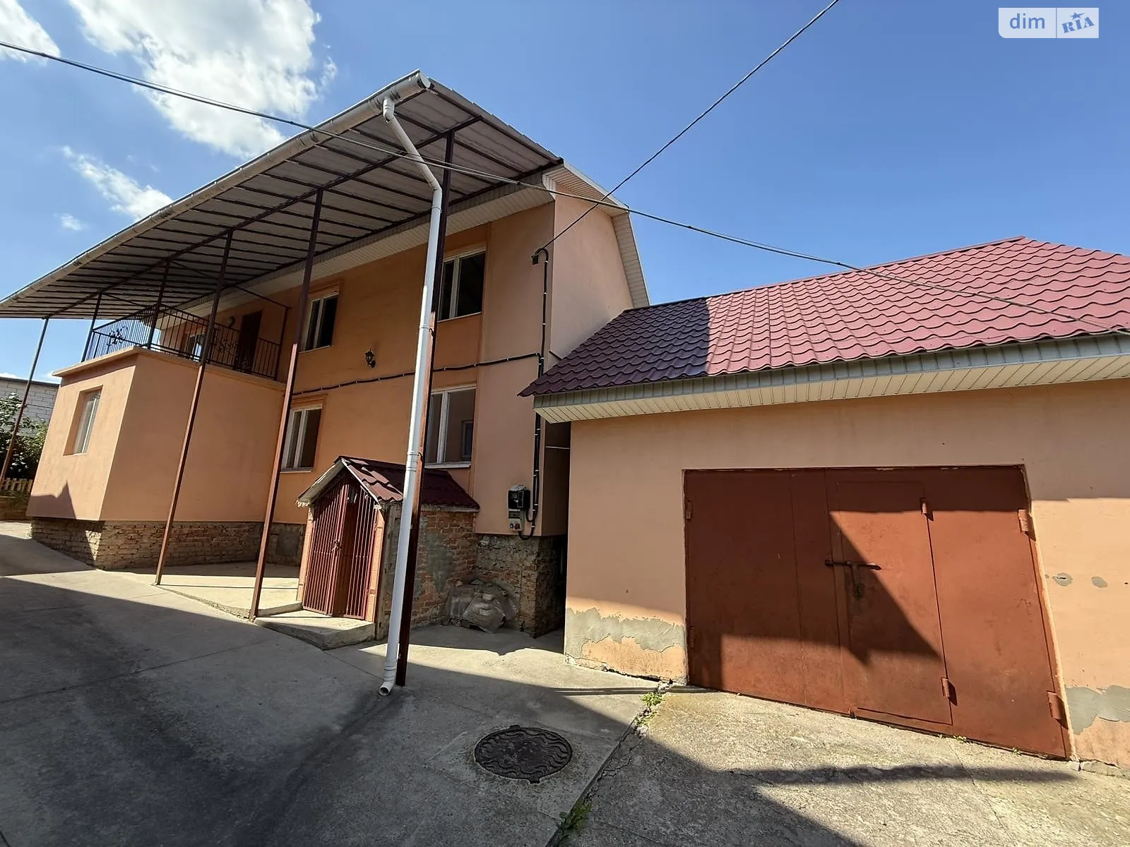 Продается дом на 2 этажа 143.9 кв. м с гаражом, цена: 69500 $ - фото 1