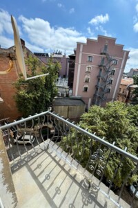 Продаж квартири, Львів, р‑н. Центр, Гнатюка Академіка вулиця, буд. 3