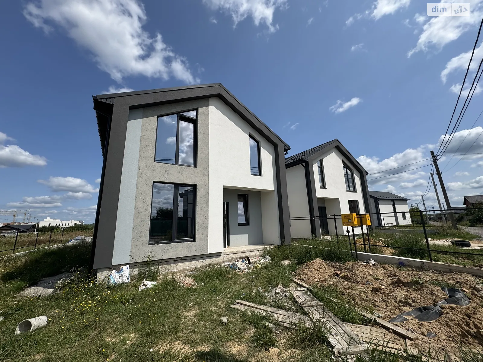 Продается дом на 2 этажа 107 кв. м с камином, цена: 105000 $ - фото 1