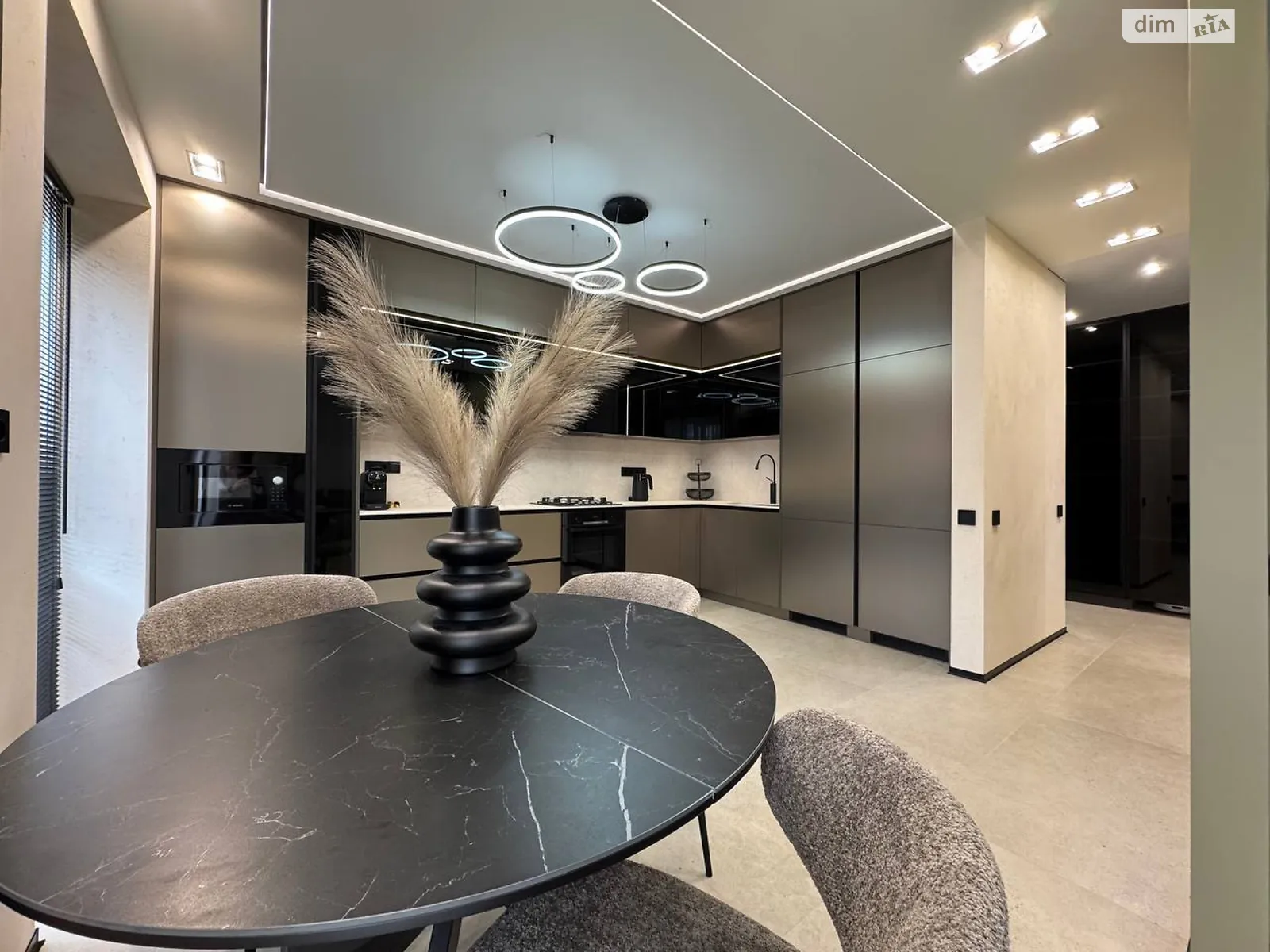 Продается 2-комнатная квартира 94 кв. м в Ивано-Франковске, ул. Юліана Пелеша(Крайковского), 5 - фото 1