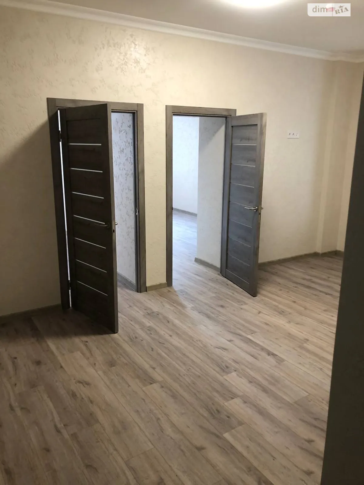 Здається в оренду офіс 62.9 кв. м в бізнес-центрі, цена: 944 $ - фото 1