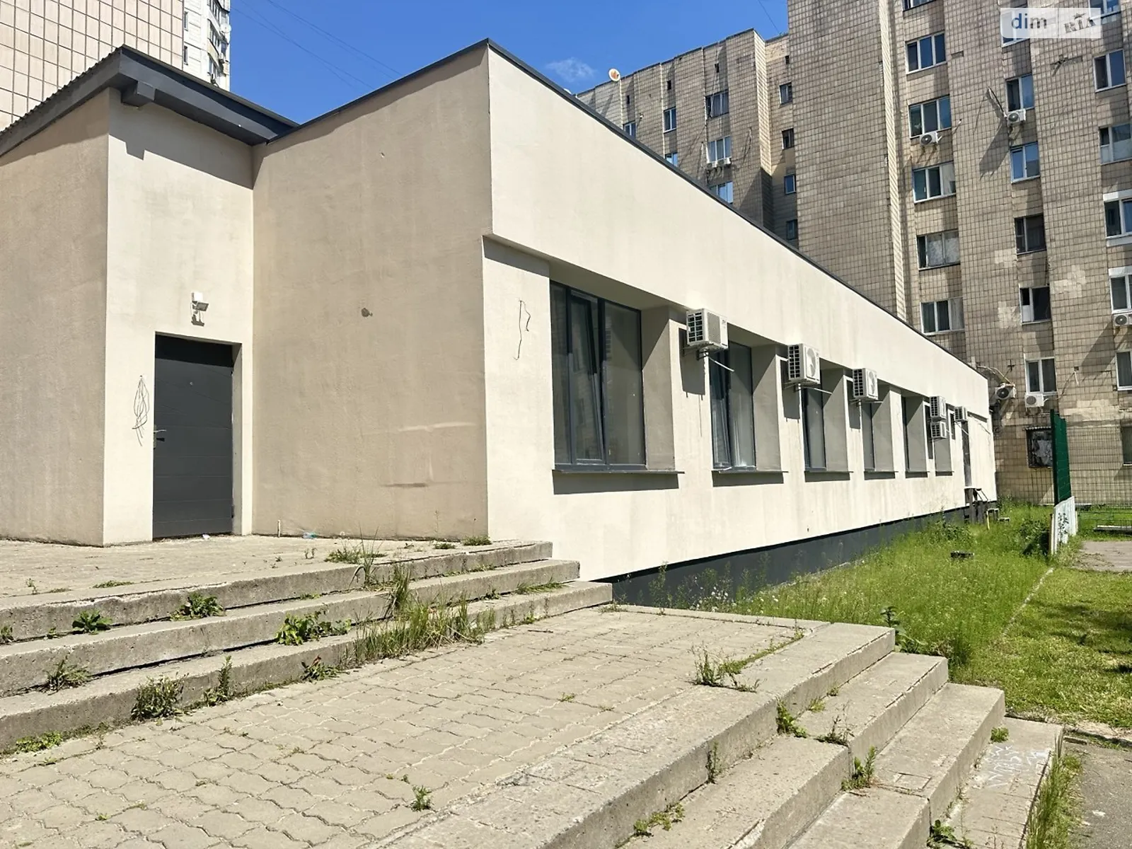 Здається в оренду приміщення вільного призначення 303.2 кв. м в 2-поверховій будівлі, цена: 4500 $ - фото 1