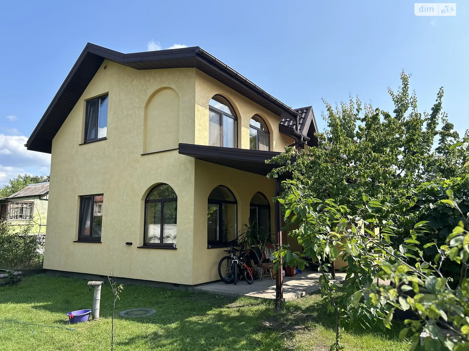 Сдается в аренду дом на 2 этажа 130 кв. м с гаражом, цена: 1000 € - фото 1