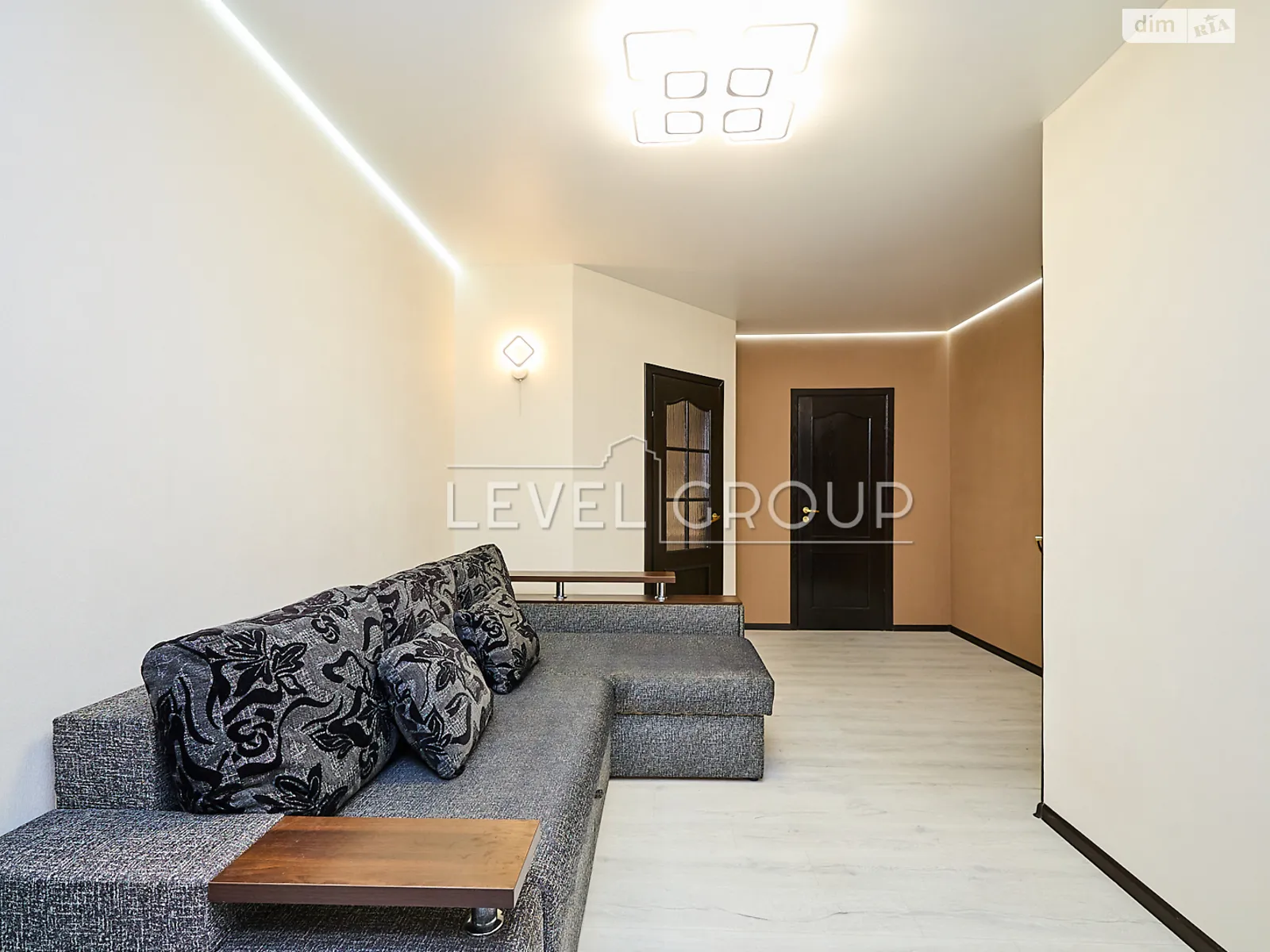 Продається 2-кімнатна квартира 71.7 кв. м у Києві, вул. Ревуцького, 5 - фото 1