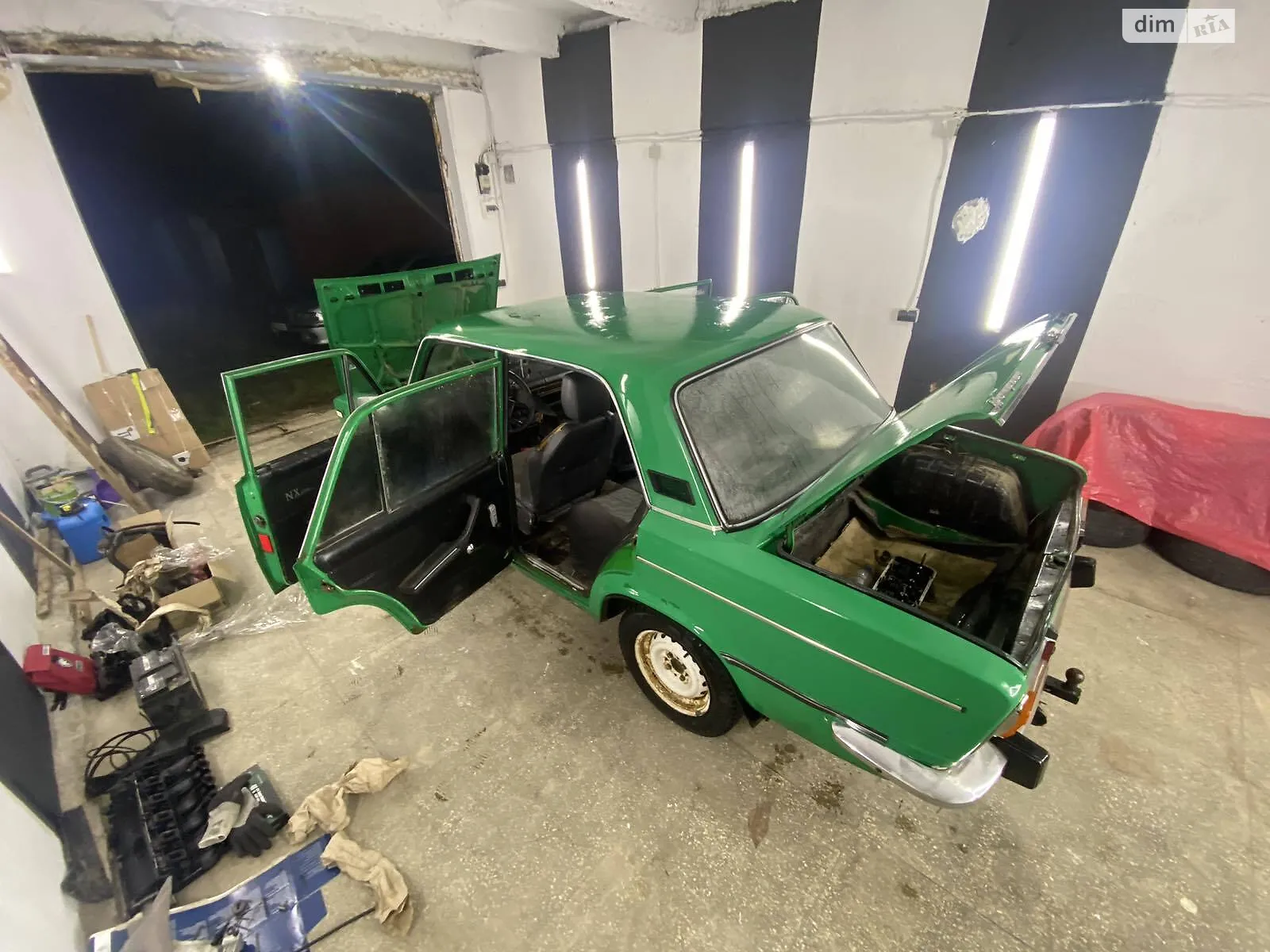 Продается отдельно стоящий гараж универсальный на 40 кв. м, цена: 11800 € - фото 1