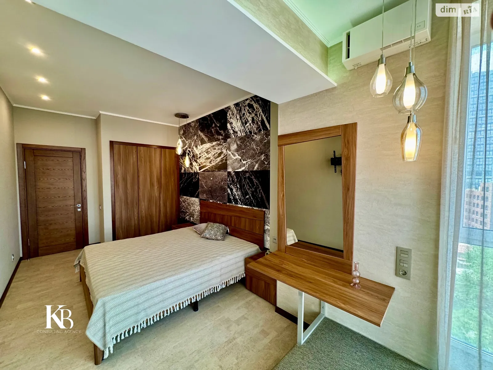 Продается 2-комнатная квартира 103 кв. м в Днепре, ул. Херсонская, 9Б - фото 1