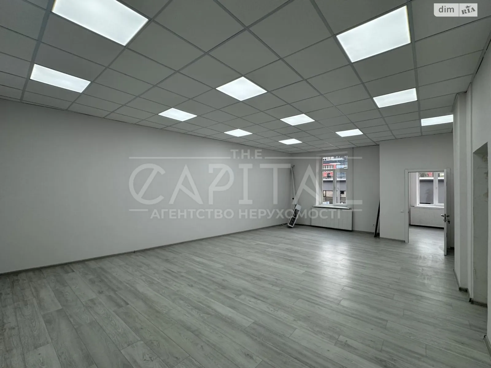 Сдается в аренду офис 463.9 кв. м в бизнес-центре, цена: 6000 $ - фото 1