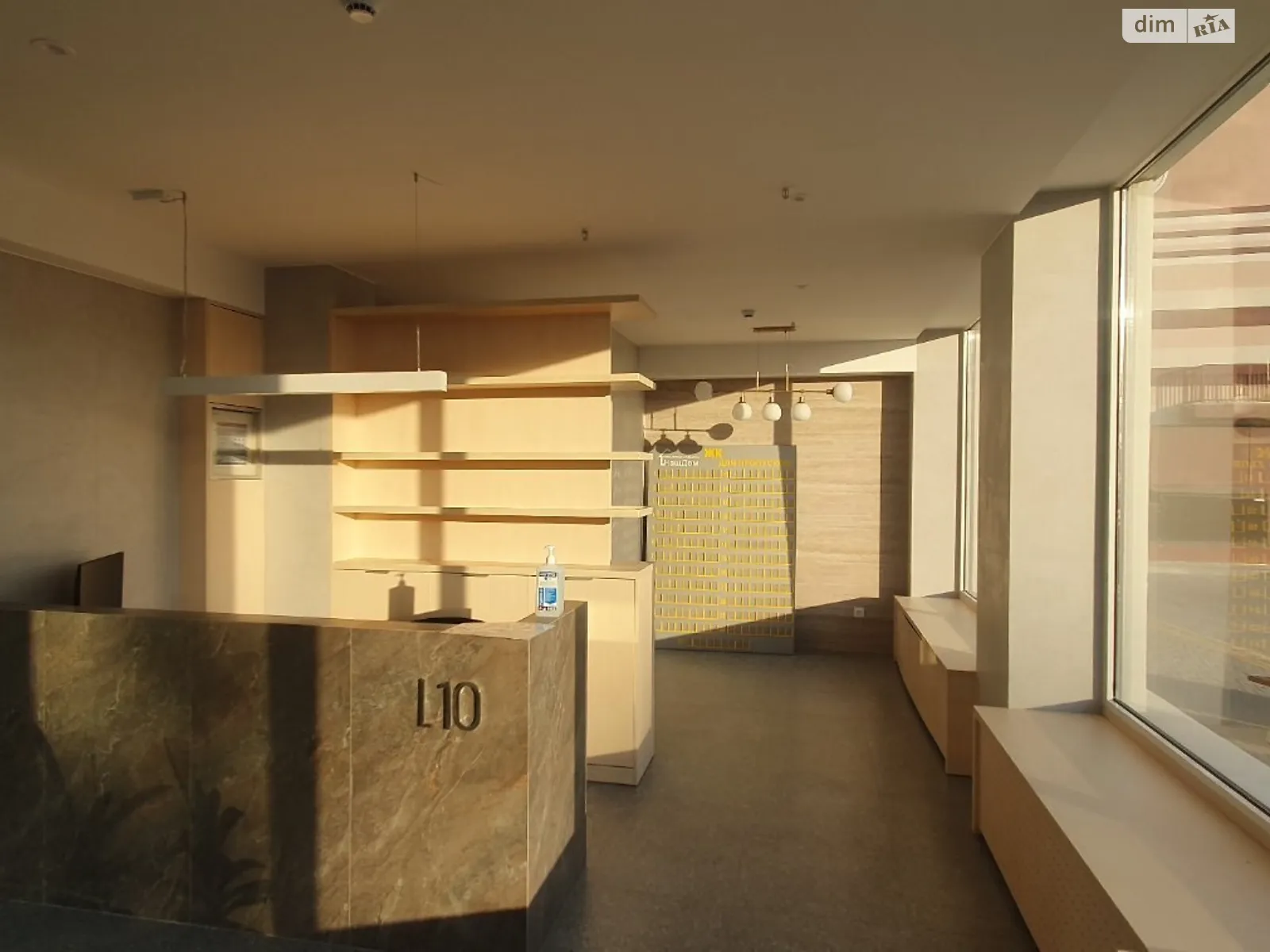 Продается 1-комнатная квартира 42 кв. м в Одессе, ул. Литературная, 10 - фото 1