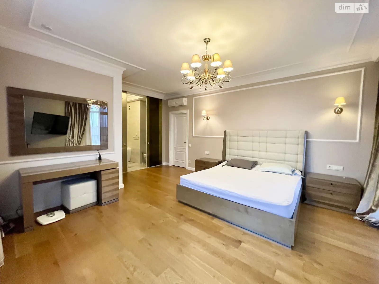 Здається в оренду 4-кімнатна квартира 146 кв. м у Одесі, вул. Генуезька - фото 1