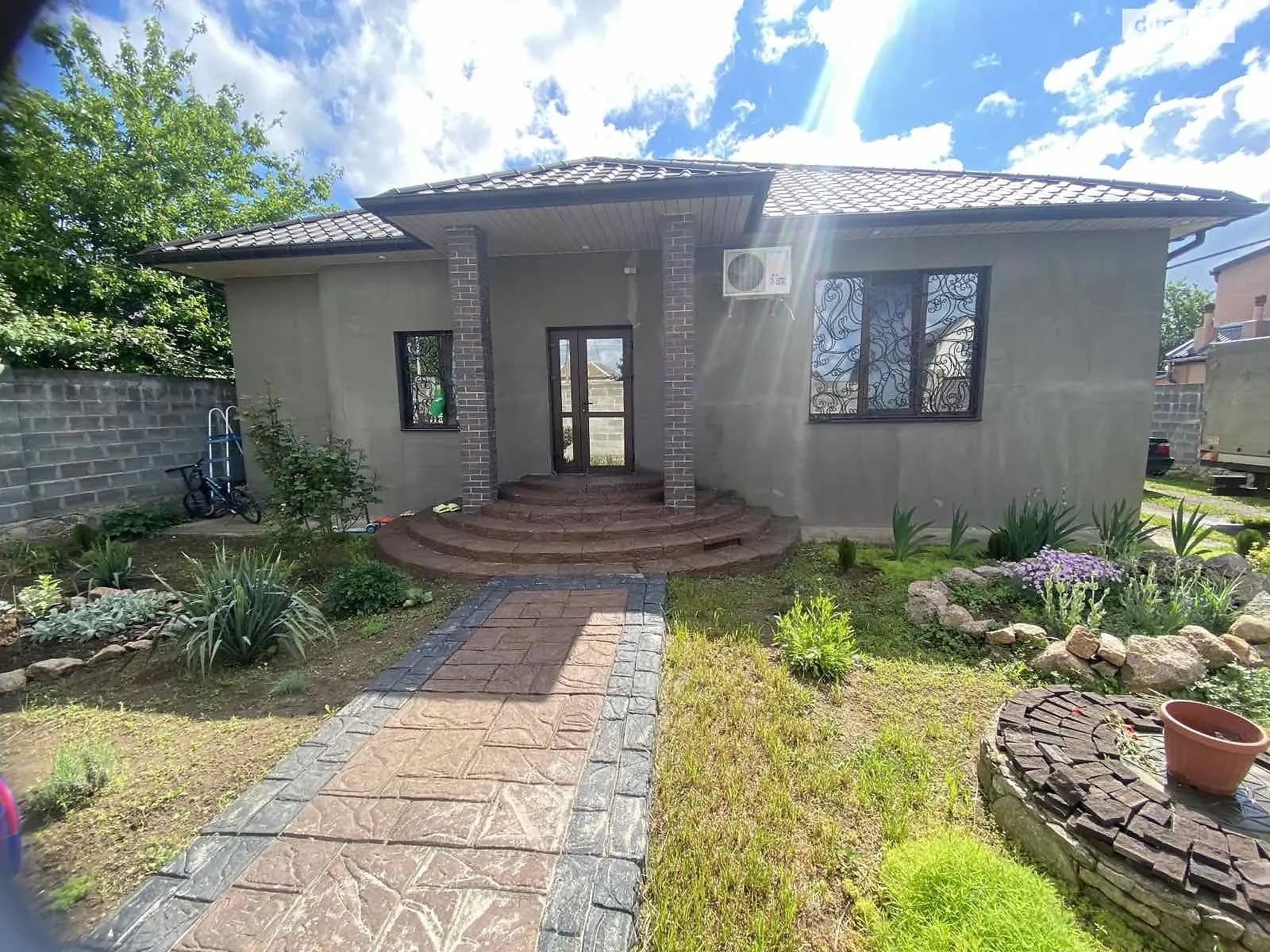 Продается одноэтажный дом 126.5 кв. м с гаражом, цена: 115000 $ - фото 1