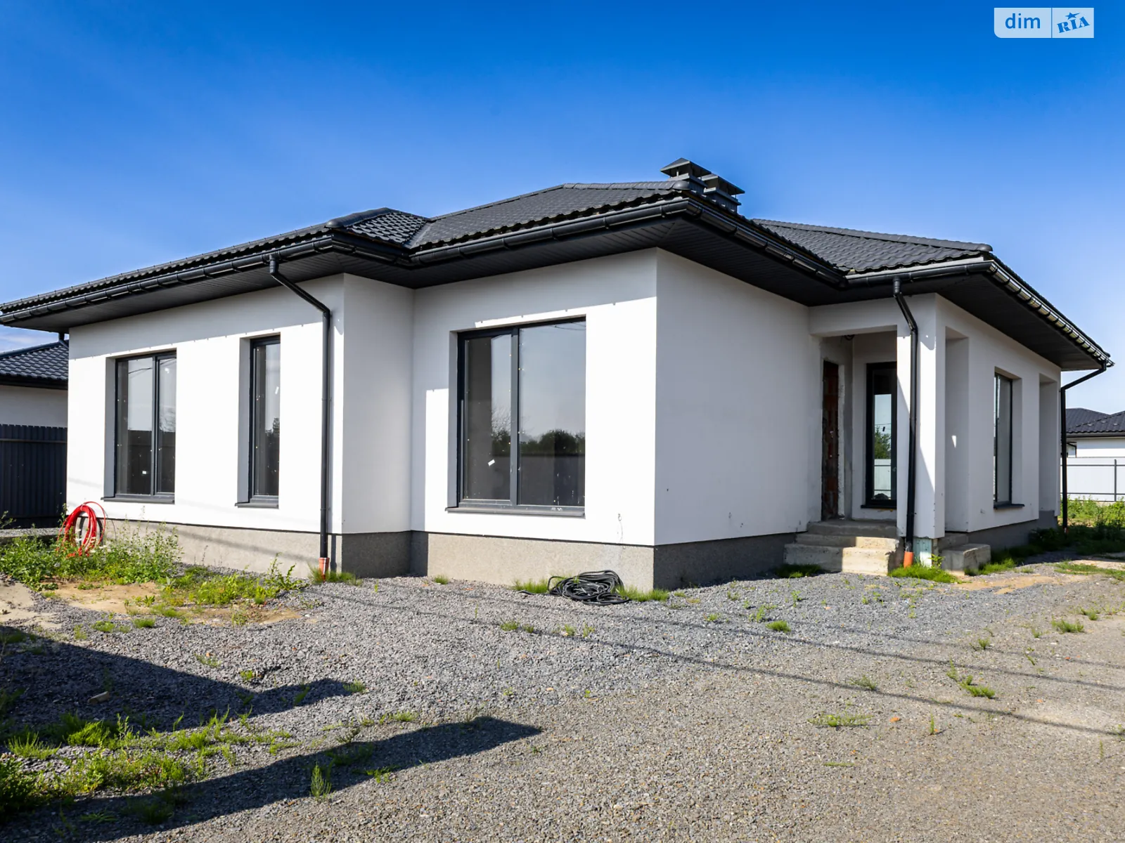 Продается одноэтажный дом 145 кв. м с камином, цена: 138000 $ - фото 1