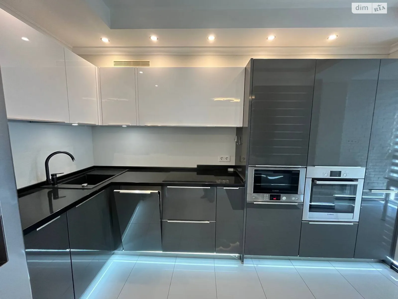 Продається 1-кімнатна квартира 88.1 кв. м у Ірпені, вул. Миколи Сингаївського(Ново-Оскольська), 8Г - фото 1