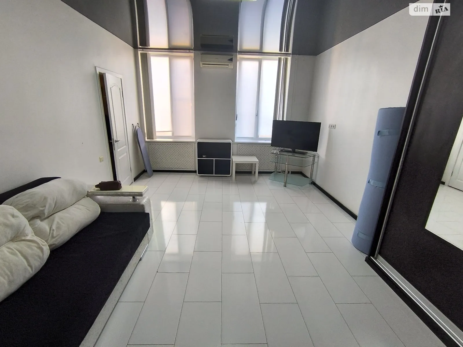 Продается 1-комнатная квартира 29 кв. м в Одессе, ул. Дегтярная - фото 1