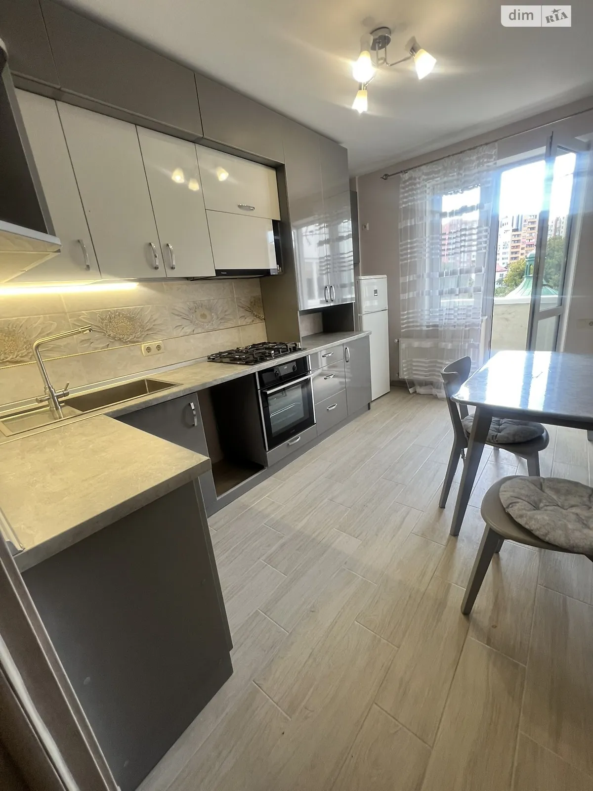 Продается 2-комнатная квартира 62.3 кв. м в Львове, ул. Замарстиновская - фото 1