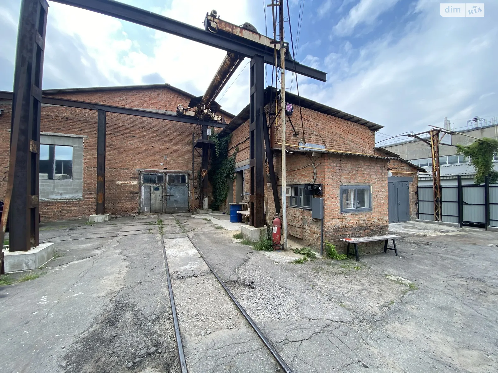 Сдается в аренду помещения свободного назначения 256.2 кв. м в 1-этажном здании, цена: 38500 грн - фото 1
