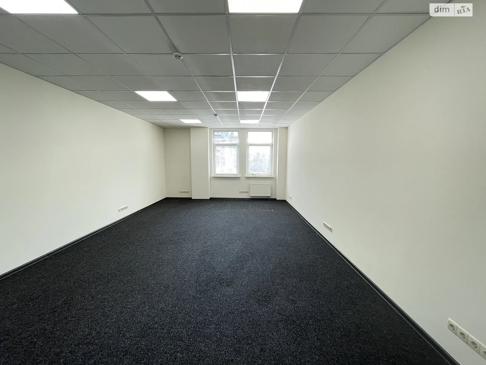 Сдается в аренду офис 340 кв. м в бизнес-центре, цена: 6120 $ - фото 1