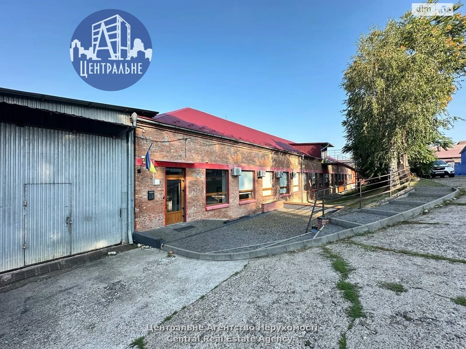Сдается в аренду офис 550 кв. м в бизнес-центре, цена: 4500 € - фото 1