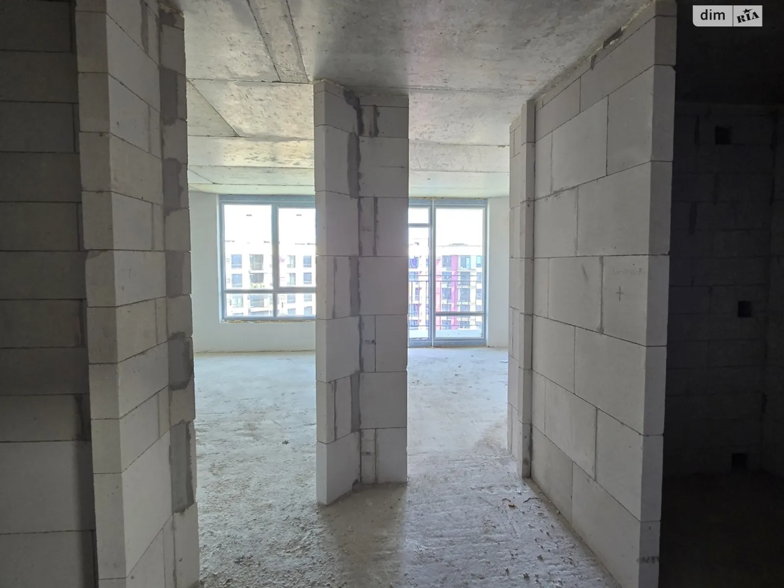 Продается 1-комнатная квартира 42 кв. м в Ивано-Франковске, ул. Юліана Пелеша(Крайковского), 3 корпус 10 - фото 1