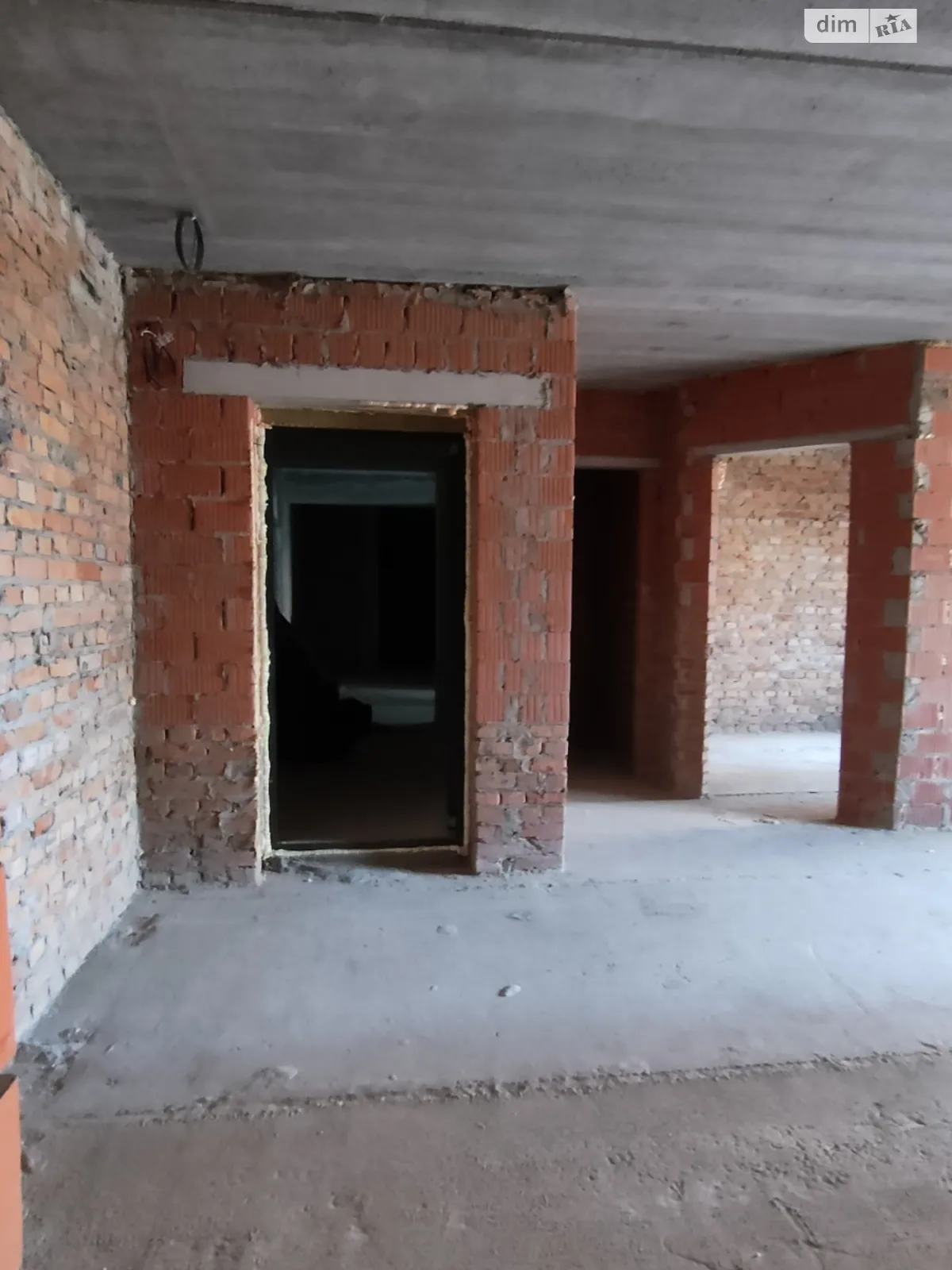 Продається 3-кімнатна квартира 76 кв. м у Бучі, вул. Амосова, 4 - фото 1